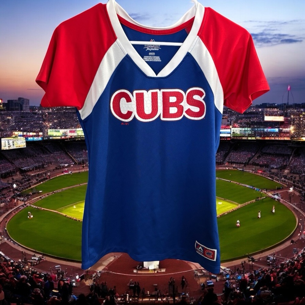 Womens Majestic Chicago Cubs Embossed Short Sleeve Shirt Size M (fitted)